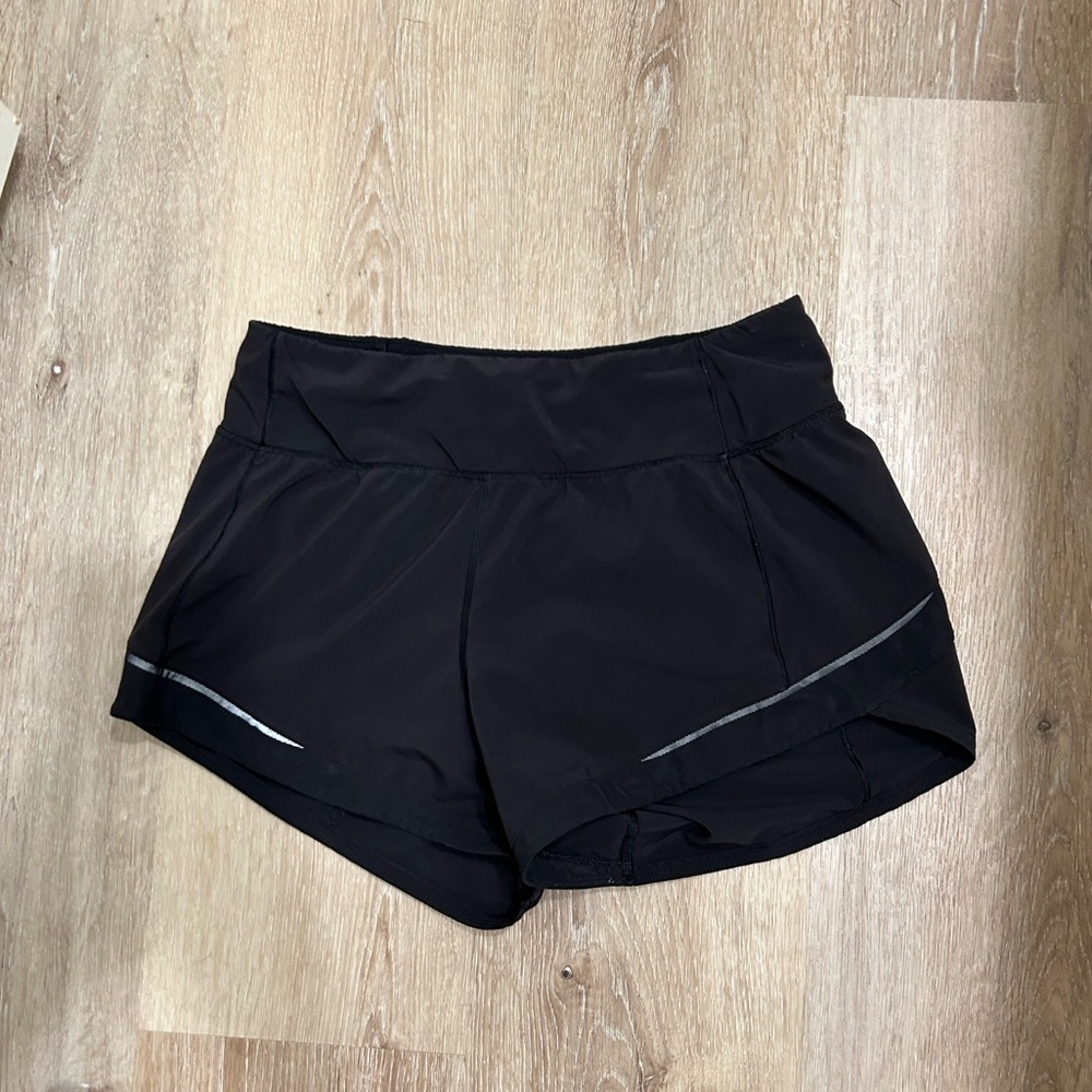 Lululemon Black Size 2 High Waisted 3 inch inseam Shorts